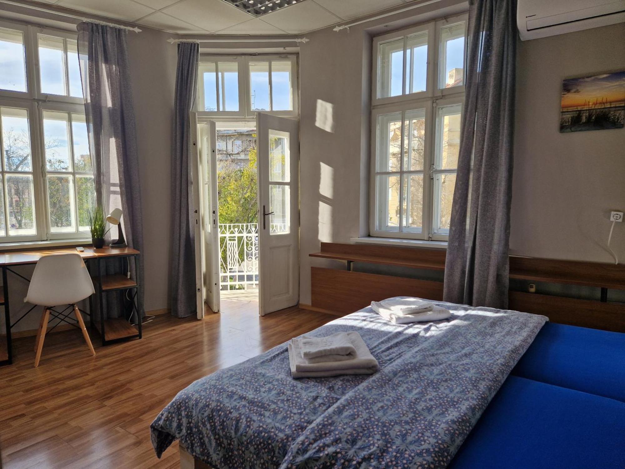 Lambo'S Corner Varna - Guest Rooms Eksteriør billede
