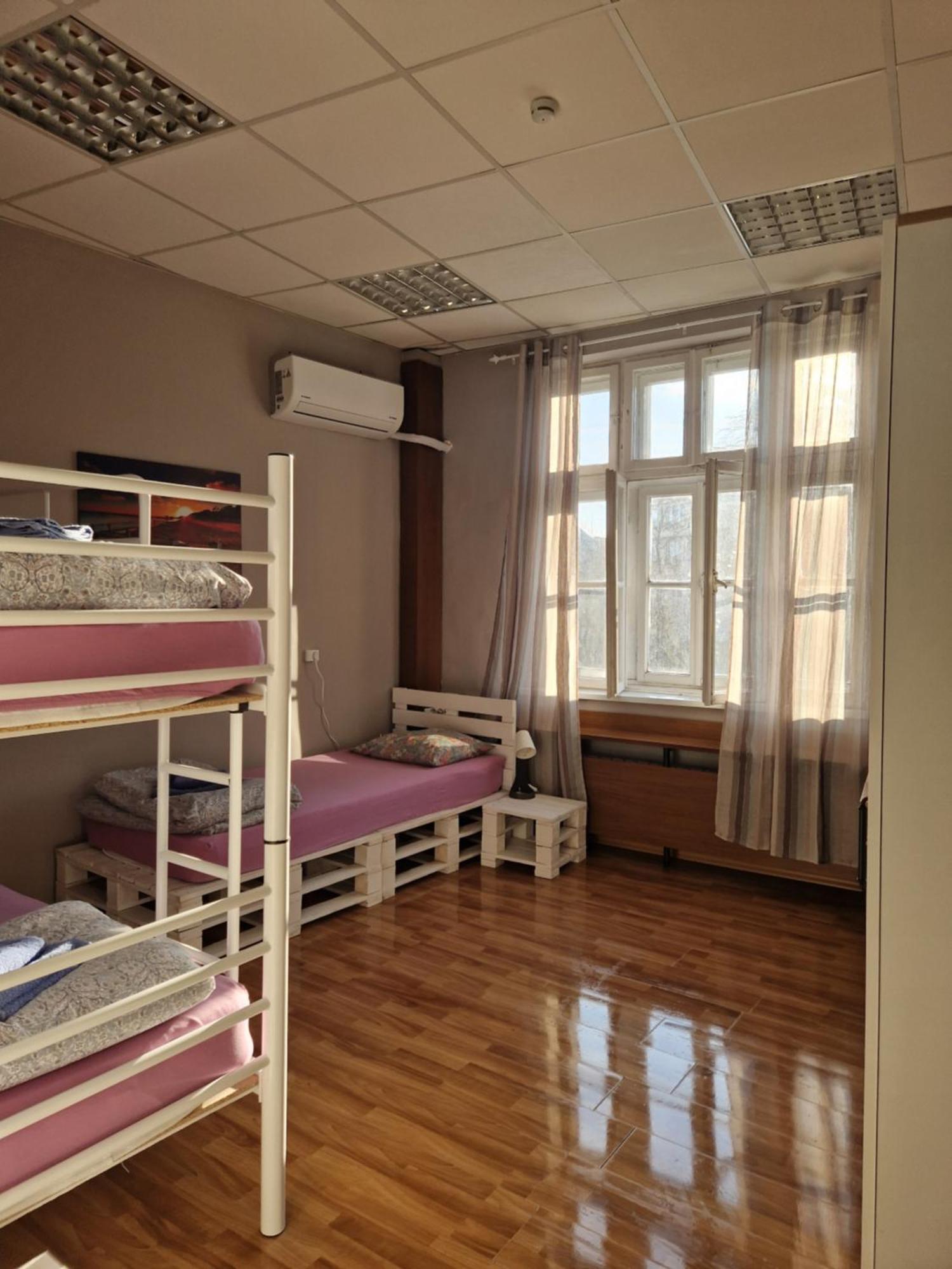Lambo'S Corner Varna - Guest Rooms Eksteriør billede